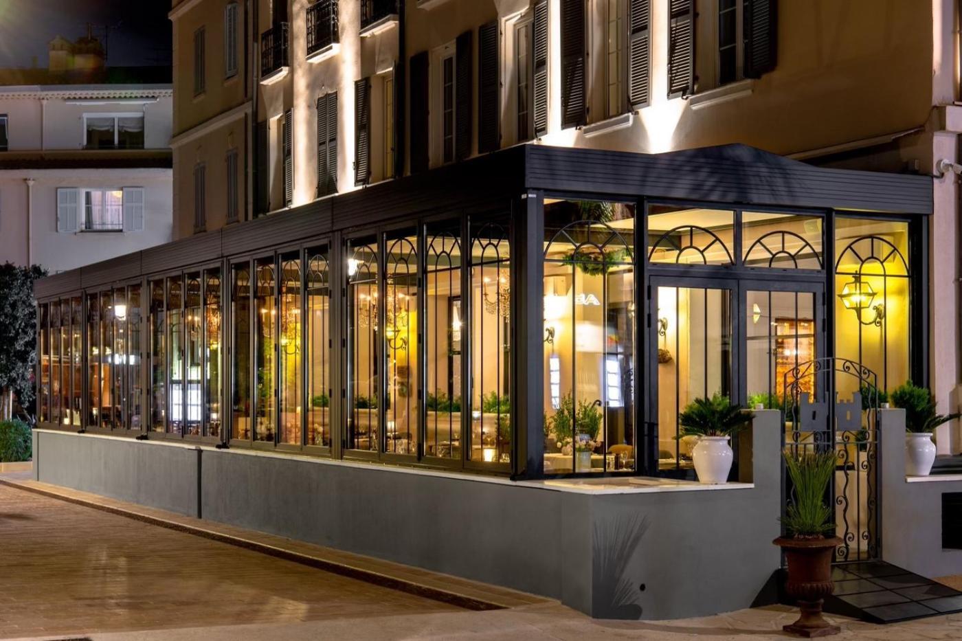 Hotel Restaurant De La Tour Sanary-sur-Mer Exterior foto